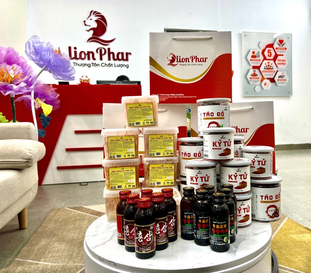 Những phần quà vô cùng ý nghĩa được dành tặng cho cả hai đội chơi