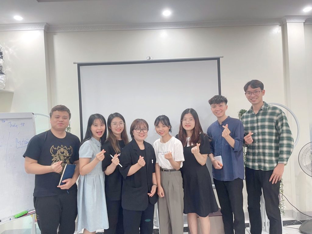 Đội Đỏ hoàn thành phần thuyết trình Đội Đỏ hoàn thành phần thuyết trình